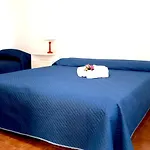 Nen\'S House